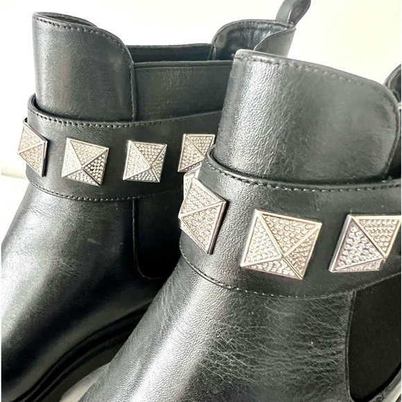 Michael by Michael Kors Black Leather Bootie NEW❤️ - Picture 3 of 7